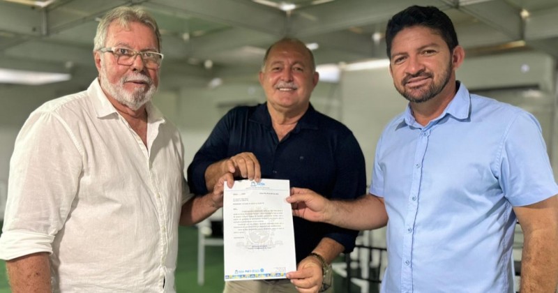 Prefeito de Patos assina termo de ades�o ao Sistema Unificado de Inspe��o de Agroind�stria Familiar 
