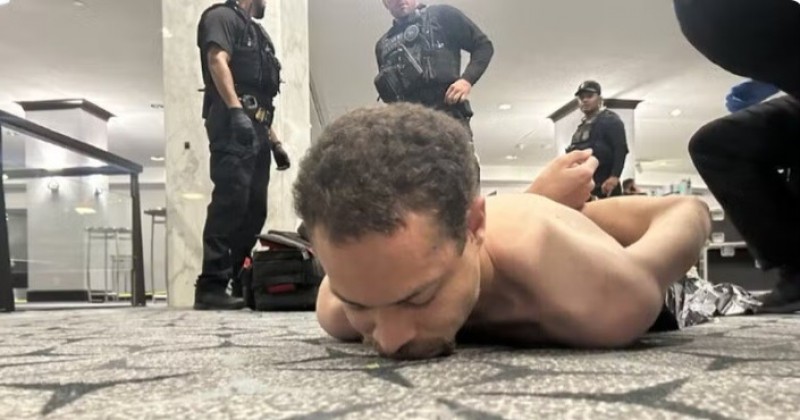 Trump � retirado de jantar ap�s tiros em hotel nos EUA; suspeito queria atirar em autoridades do governo Trump