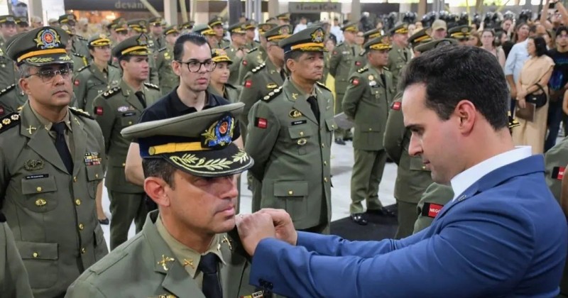 Governador entrega 112 promo��es de oficiais e empossa novos comandantes da Pol�cia Militar na Para�ba