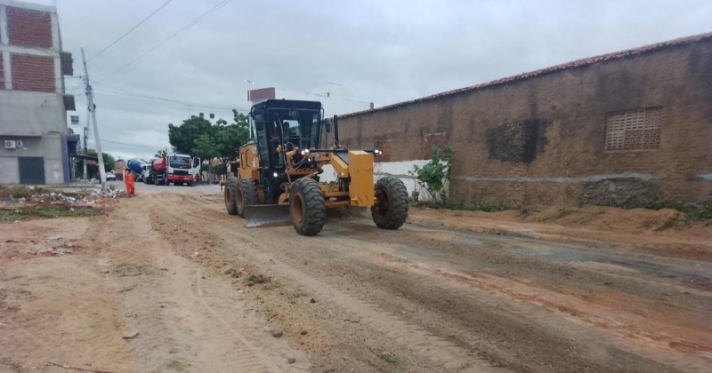 Prefeitura de Patos inicia obras de pavimenta��o asf�ltica em diversos bairros da cidade