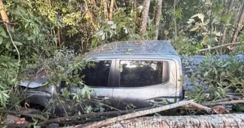 Jornalista Clilson J�nior e esposa sofrem acidente de carro na BR-230