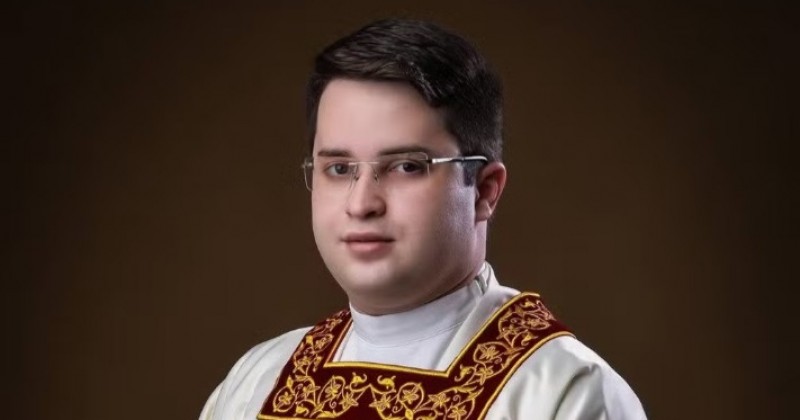 Padre paraibano faz retrata��o p�blica ap�s acordo com fam�lia de Preta Gil