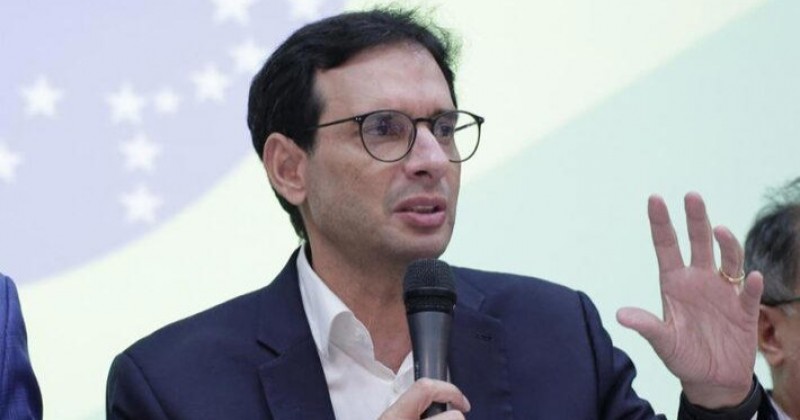 Jornada de 40 horas semanais deve ser calculada por m�dia mensal, diz relator da PEC do fim da 6x1
