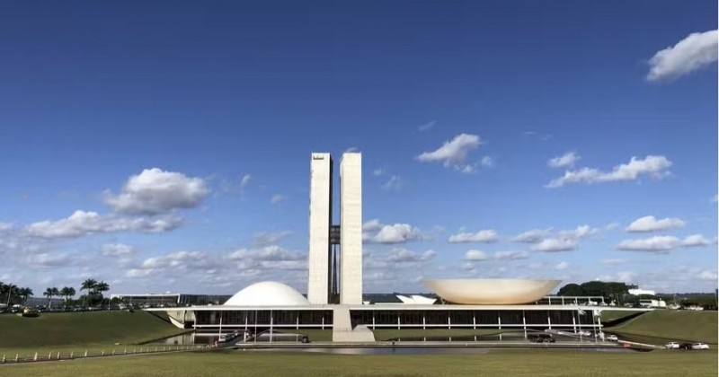 Congresso derruba veto de Lula e permite doa��es a estados e munic�pios durante campanha eleitoral