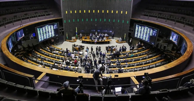 Deputados federais t�m R$ 165,8 mil mensais para pagar funcion�rios; saiba o que � a verba de gabinete