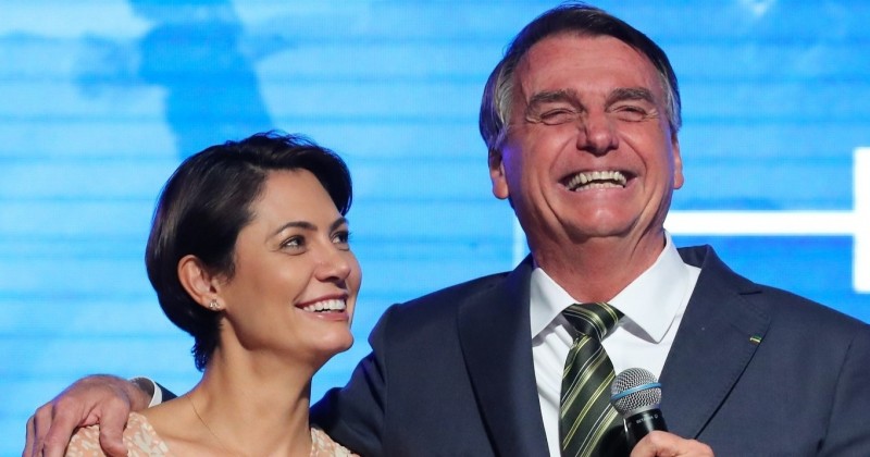 Bolsonaro veta Michelle para presidente, mas admite lan��-la como vice, dizem aliados