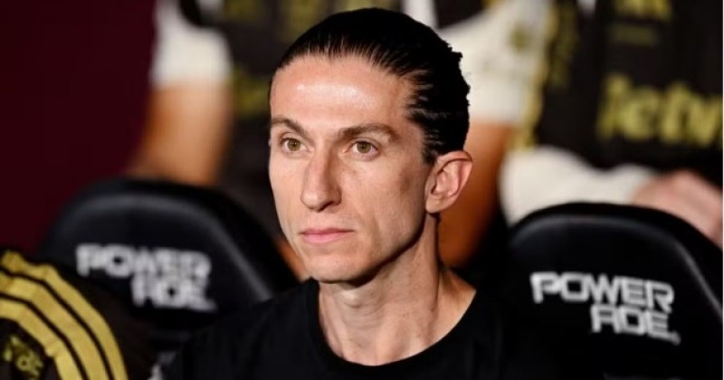 Filipe Lu�s negocia para assumir o comando do Bayer Leverkusen, diz jornal