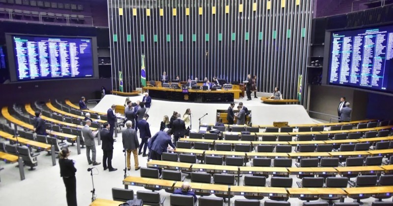 Comiss�o da C�mara aprova texto-base da PEC que acaba com escala 6x1