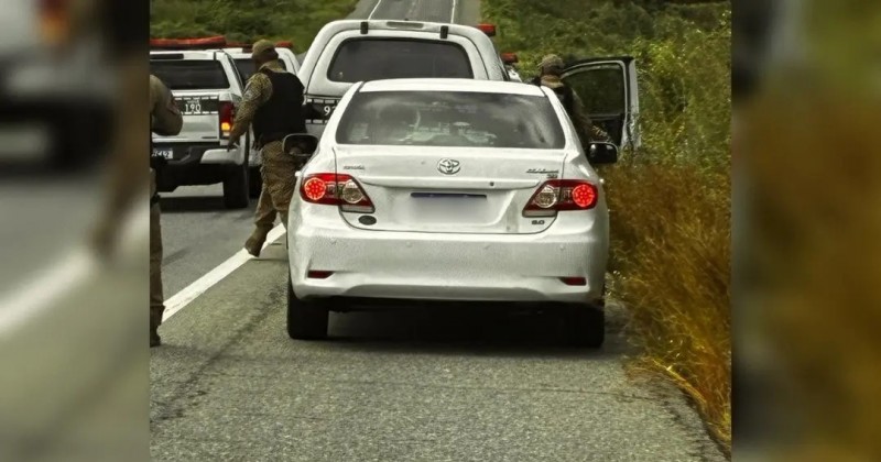 Suspeitos por homic�dio de comerciante em Triunfo s�o presos durante fuga na BR-230, em Patos