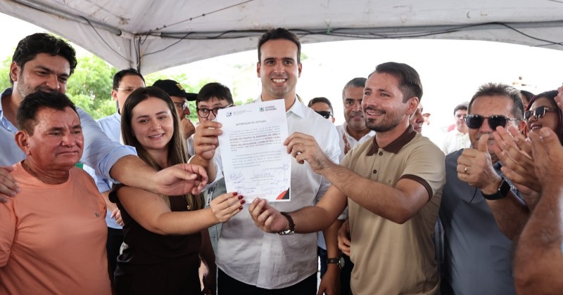 Prefeito de Cacimba de Areia assina ordem de servi�os com Lucas, fiscaliza obras e agradece parceira com o Estado