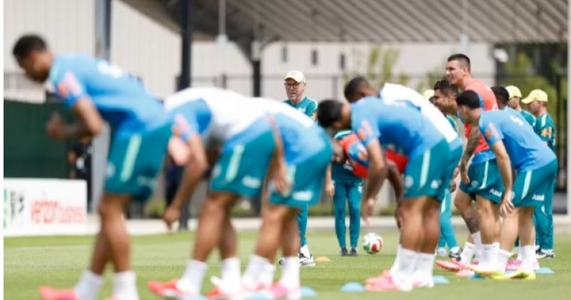 T�cnico Carlo Ancelotti testa time e indica escala��o do Brasil para a estreia