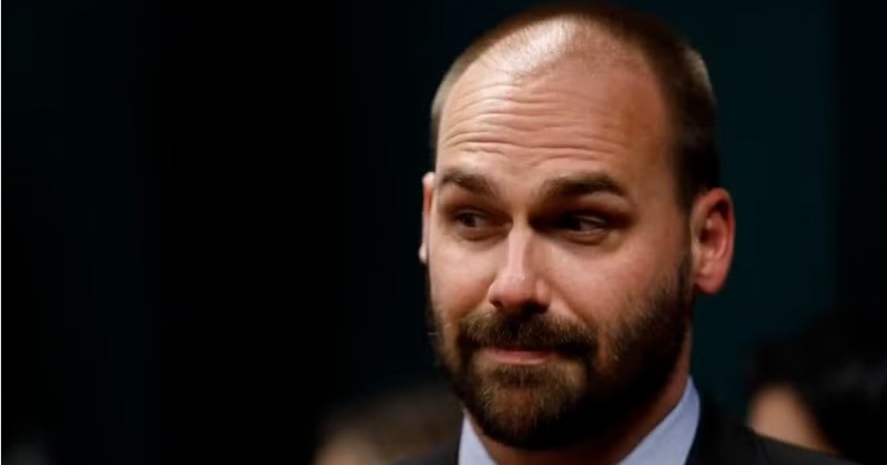 Eduardo Bolsonaro pede a Motta para exercer mandato dos EUA