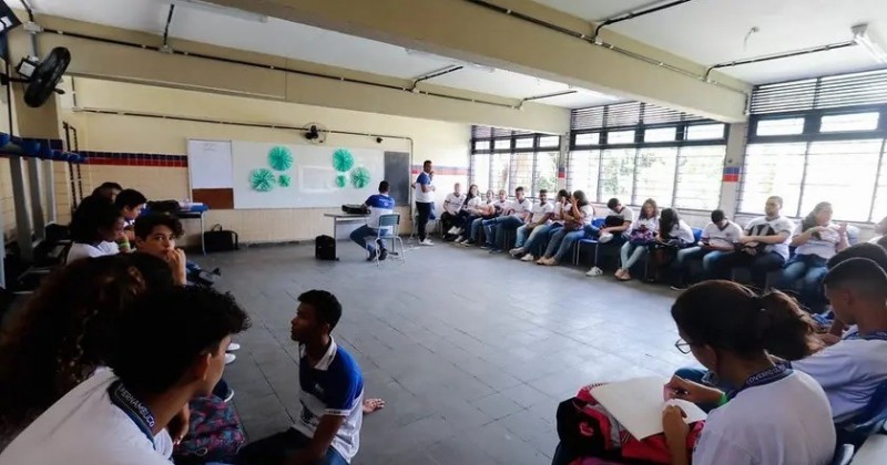 Projeto de lei que permite intervalos bblicos nas escolas  aprovado em Recife