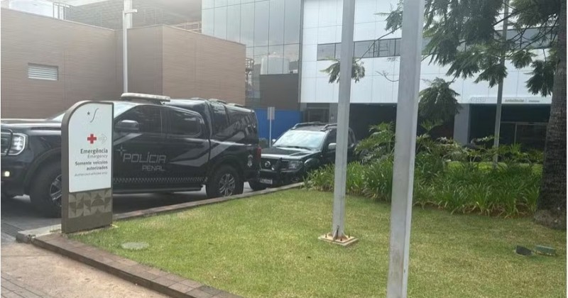 Bolsonaro passa mal, tem crise de vmito e  levado s pressas a hospital em Braslia