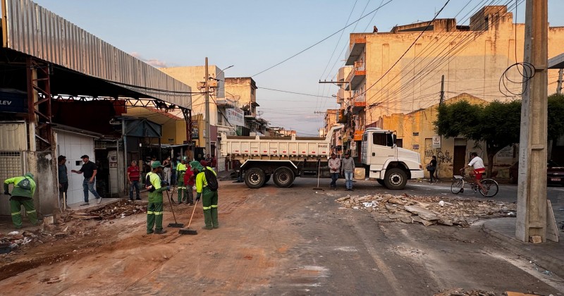 Prefeitura de Patos realoca feirantes e inicia melhorias na Rua Jos Genuno 