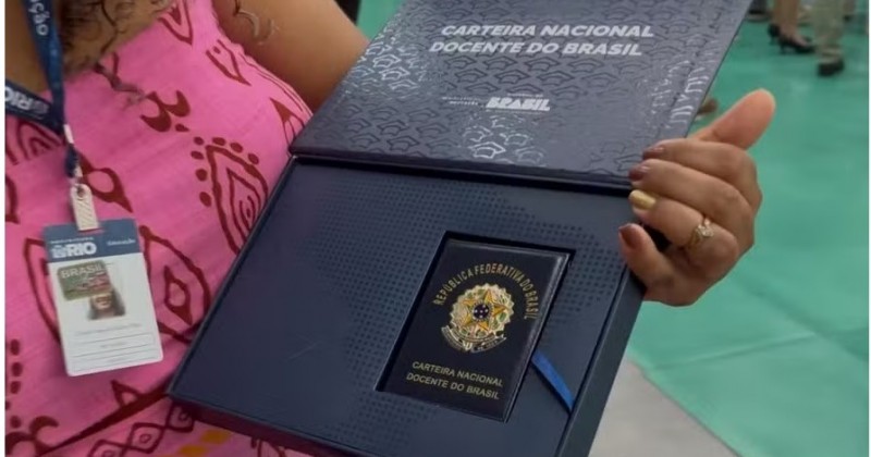 Ministro da Educao anuncia incio da emisso da Carteira Nacional Docente