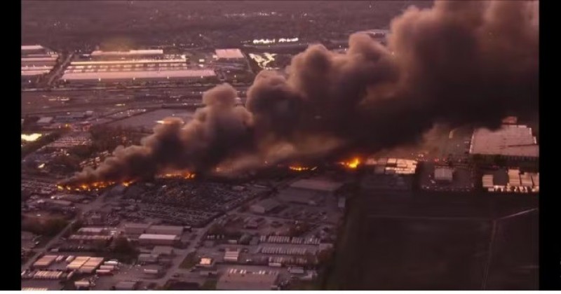 Avio de carga de grande porte cai nos EUA e deixa 7 pessoas mortas