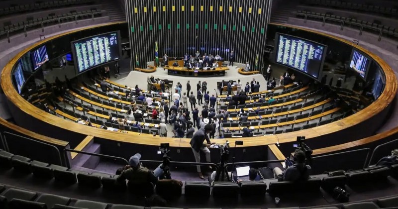 Cmara dos Deputados aprova projeto que dificulta aborto legal em crianas