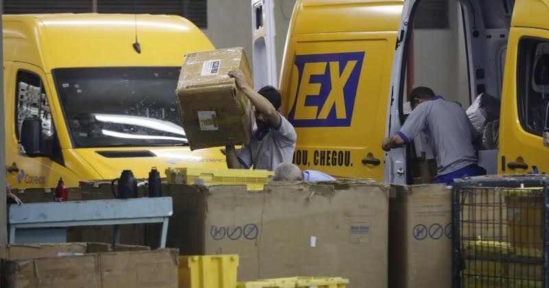 Crise se agrava, e Correios planejam demitir 10 mil funcionrios; entenda