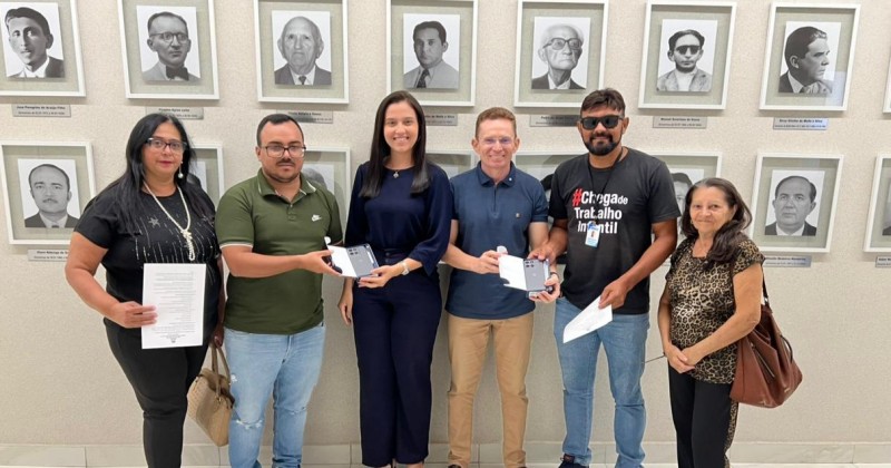 Conselhos Tutelares de Patos recebem novos celulares da Prefeitura fortalecendo atuao