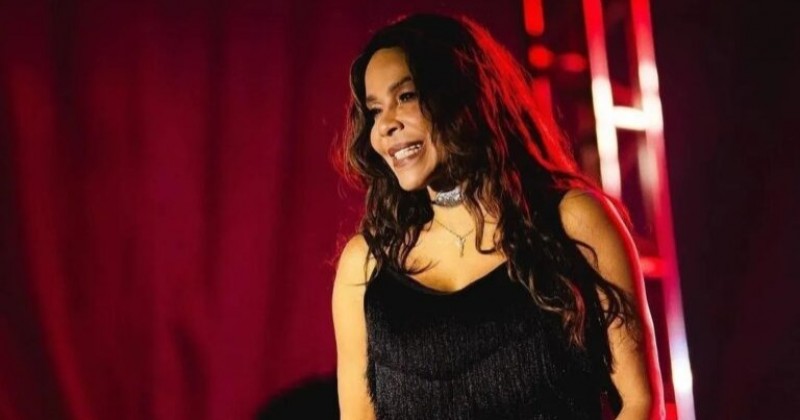 Quem  Silvnia Aquino, cantora que deixou a Calcinha Preta e causa clamor por sua volta  banda