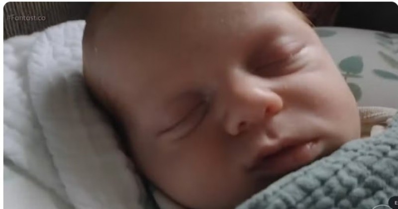 Beb nasce 30 anos depois da irm 'gmea' aps embrio ficar congelado e bate recorde