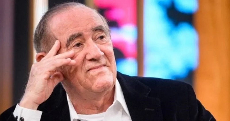 Quem  a filha de Renato Arago que acusa o pai de calote