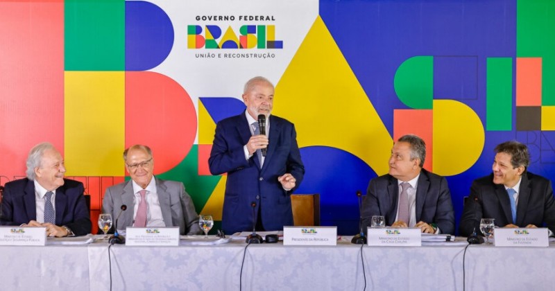  Lula sanciona lei que probe uso de linguagem neutra na administrao pblica