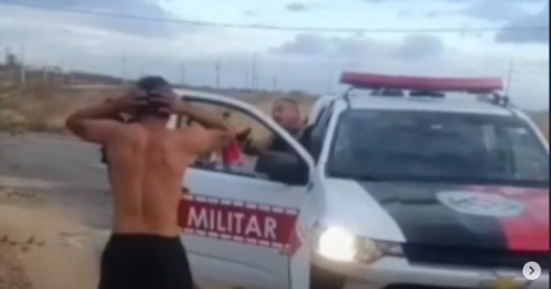 Homem se masturba em frente de criana de 6 anos em Patos, e  preso pela polcia aps populao espanc-lo