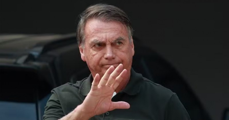 Preso pela Polcia Federal, Bolsonaro passa por audincia de custdia neste domingo