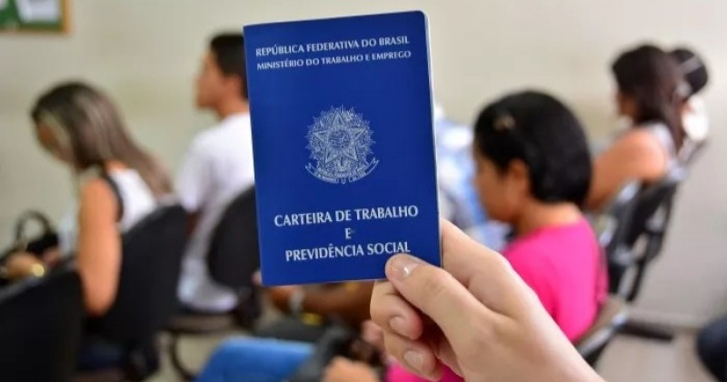 Desemprego recua para 5,4% em outubro, o menor nvel da srie histrica do IBGE