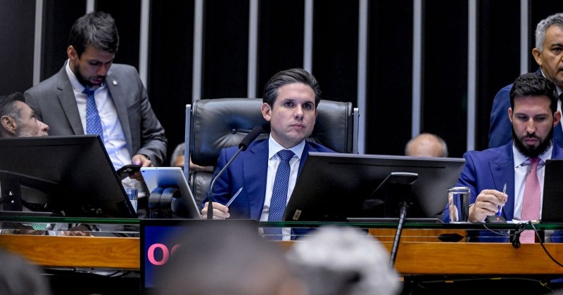 Motta contraria STF e decide que cassao de Ramagem ser analisada pelo plenrio