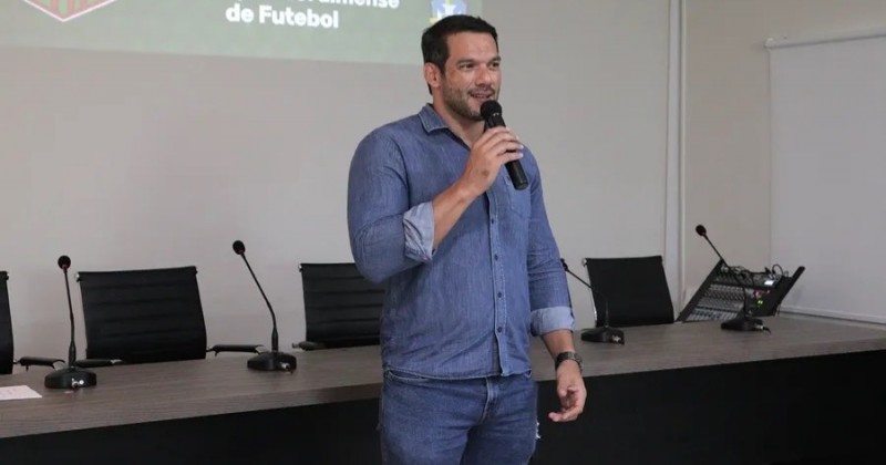 Clubes pedem  CBF que no aprove novos gramados sintticos at reunio em 2026