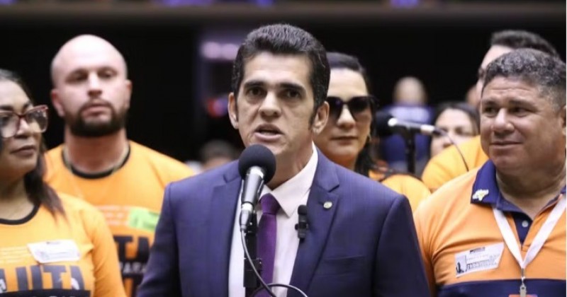 Deputado Ant�nio Doido � alvo de opera��o e PF acha celulares jogados pela janela
