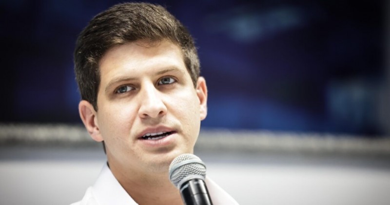 Jo�o Campos (PSB) lidera pesquisa com folga para o governo de Pernambuco em 2026