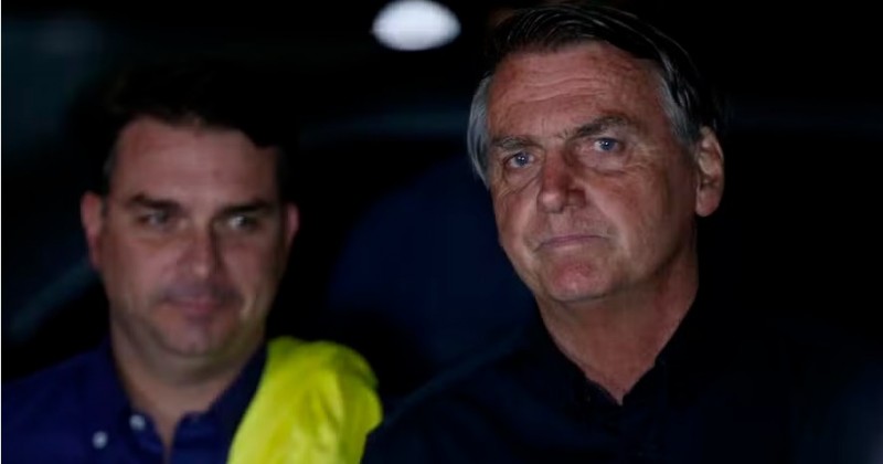 Bolsonaro confirma em carta indica��o de Fl�vio como candidato � Presid�ncia
