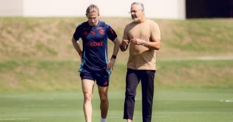 Flamengo anuncia renova��o do t�cnico Filipe Lu�s