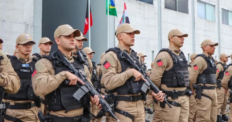 Governo da Para�ba promove 212 policiais militares e 64 bombeiros