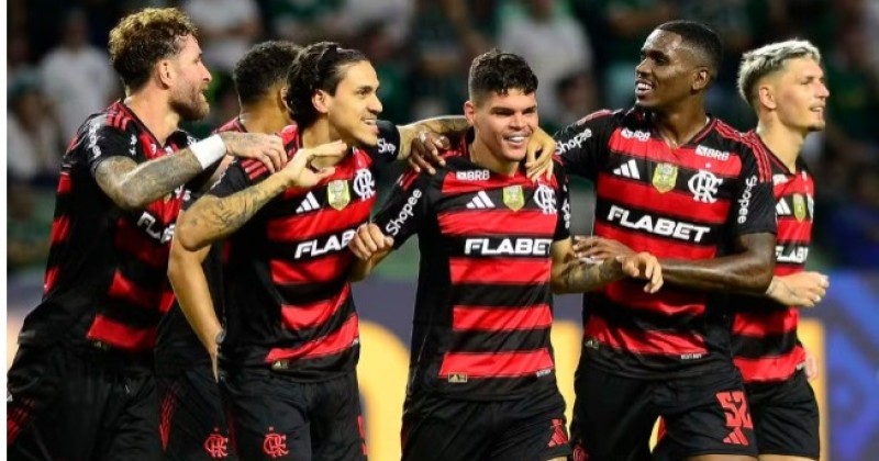 Fla se blinda e tenta feito raro de n�o perder titular de um ano para o outro