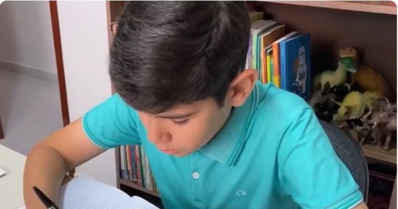Patoense de 12 anos escreve livros infantis e fala sobre amor pela leitura: 'Leio desde a barriga da minha m�e'