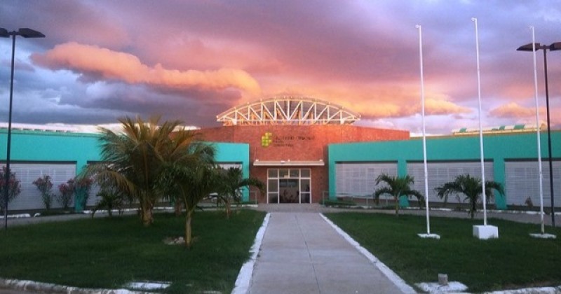 Hugo Motta anuncia vota��o de projeto que cria o IF do Sert�o Paraibano, em Patos