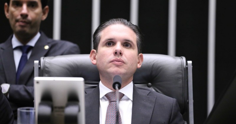 Presidente Hugo Motta encaminha PEC do fim da escala 6x1 � CCJ