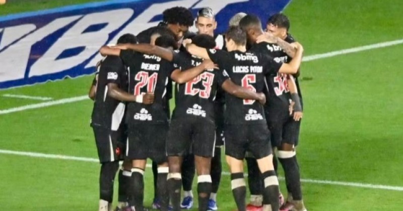 Vasco chega a 15 sa�das no elenco e completa barca em dois meses