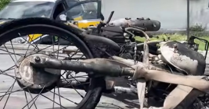 Mototaxista ateia fogo na pr�pria moto durante fiscaliza��o da PRF na Para�ba