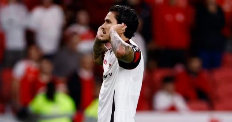 Flamengo ainda n�o tem atacante para revezar com Pedro; entenda busca