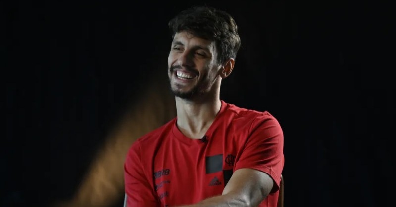 Rodrigo Caio entende que tamb�m tinha que sair e pede demiss�o do Fla