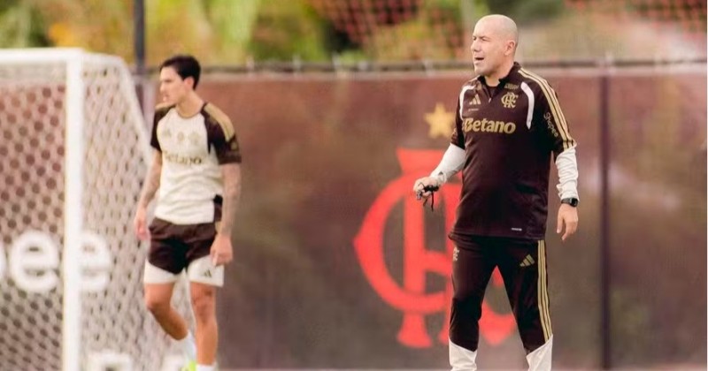 Veja como Leonardo Jardim pensa montagem do ataque do Flamengo com centroavante