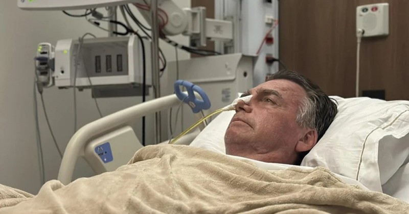 Bolsonaro passa por exames e � diagnosticado com broncopneumonia
