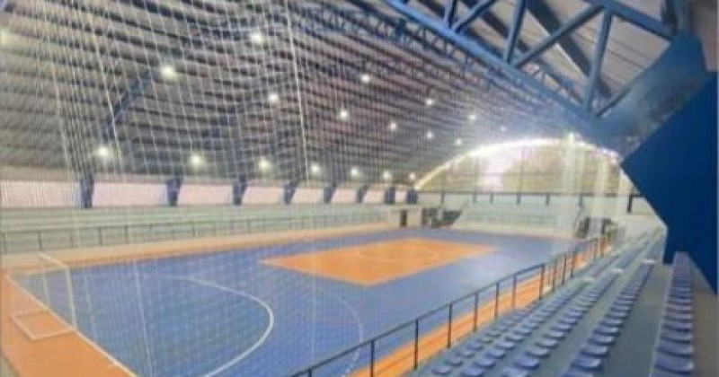 TCE aponta goteira e rachadura em gin�sio O Rivald�o em Patos e aplica multa; secret�rio contesta