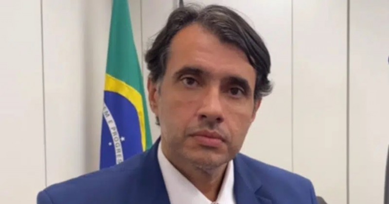 Veneziano convida Andr� Gadelha para disputar o Senado; resposta ser� na segunda (16)